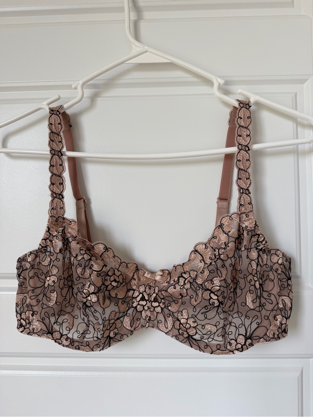 Vintage Victoria’s Secret 34D Floral Embroidered Sheer Lace Bra Y2K